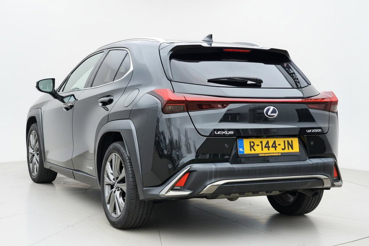 Vehicle Image 5