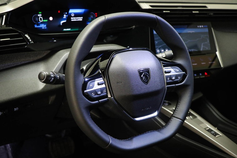 Vehicle Image 35