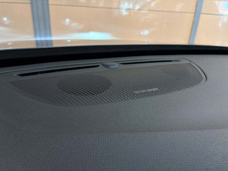 Vehicle Image 40