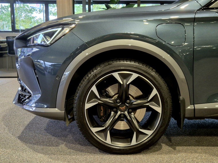 Vehicle Image 6