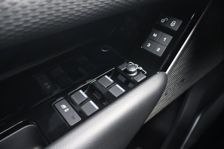 Vehicle Image 37