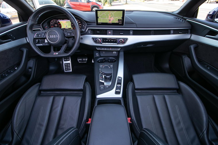 Vehicle Image 19