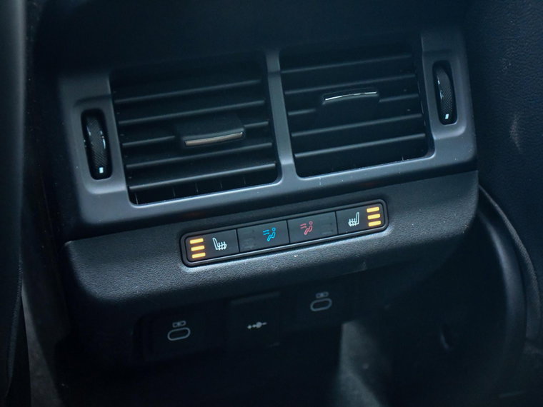 Vehicle Image 38
