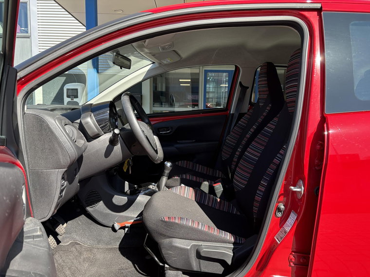 Vehicle Image 13