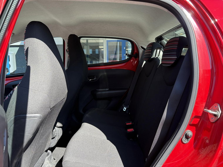 Vehicle Image 14