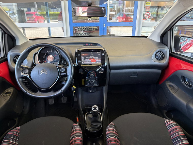 Vehicle Image 16