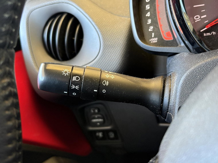 Vehicle Image 23