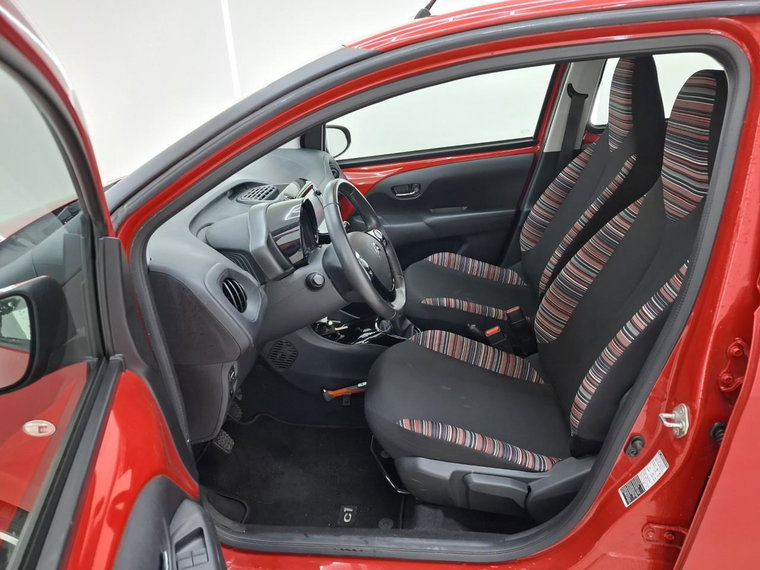 Vehicle Image 7