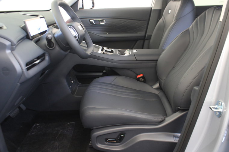 Vehicle Image 15