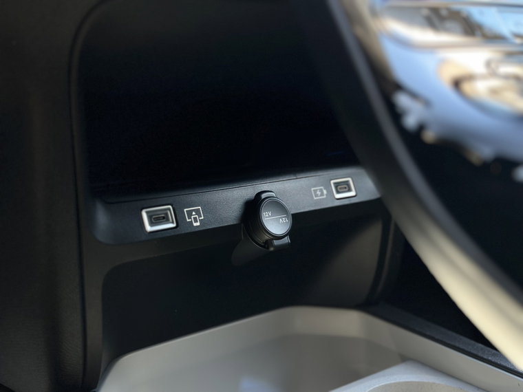 Vehicle Image 38