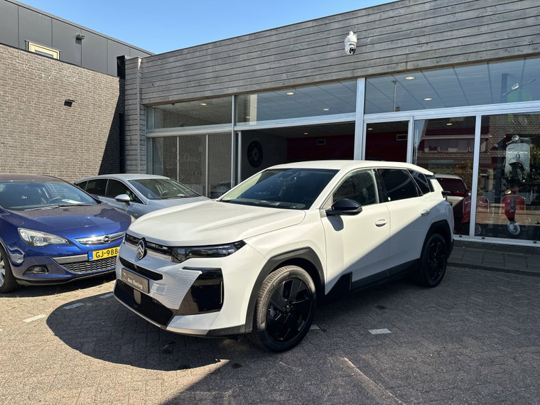 Vehicle Image 42