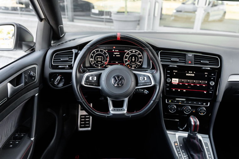 Vehicle Image 17