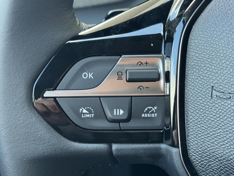 Vehicle Image 29