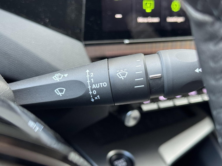Vehicle Image 33