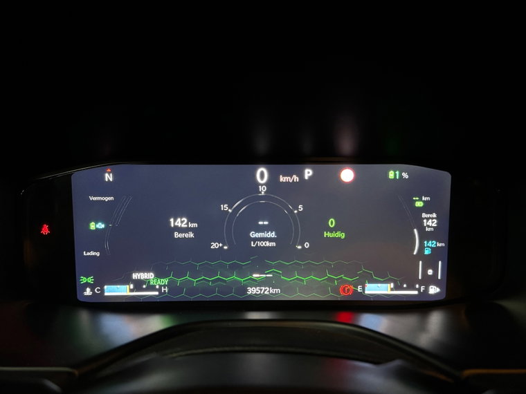 Vehicle Image 25