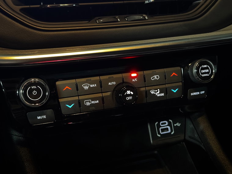 Vehicle Image 28