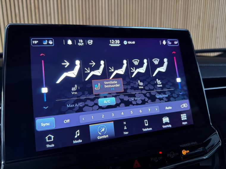 Vehicle Image 38