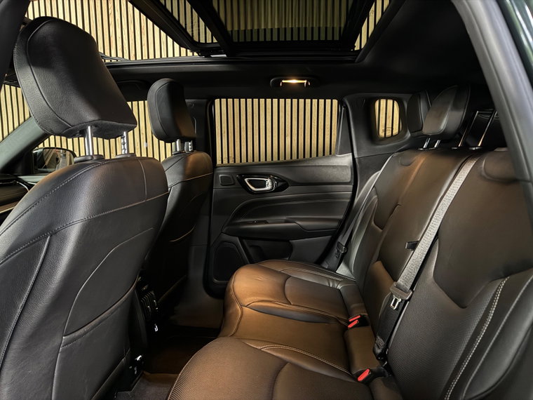 Vehicle Image 54