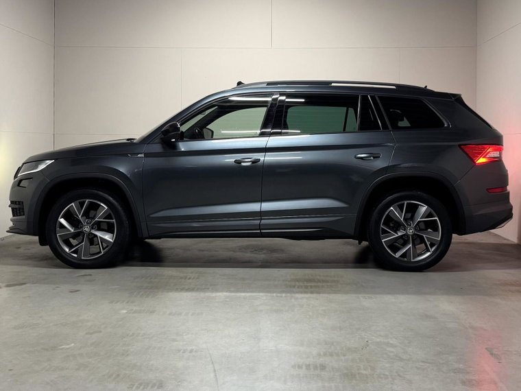 Vehicle Image 9