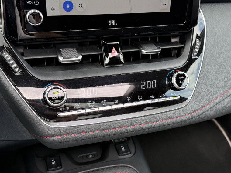 Vehicle Image 25