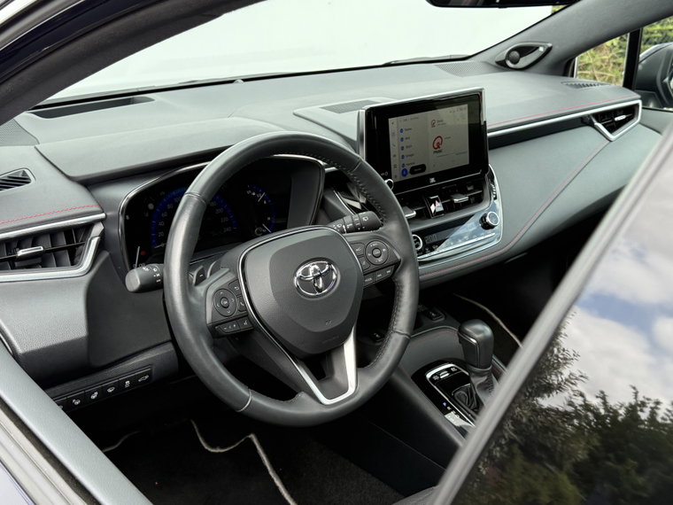 Vehicle Image 10