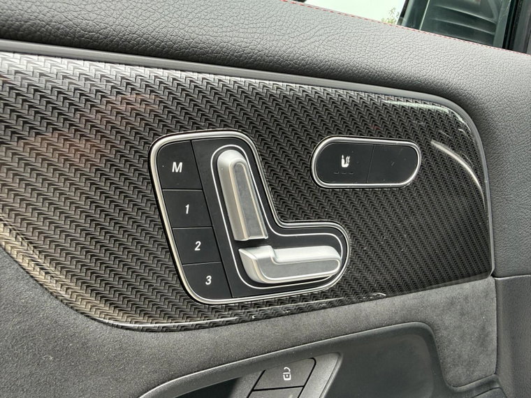 Vehicle Image 26
