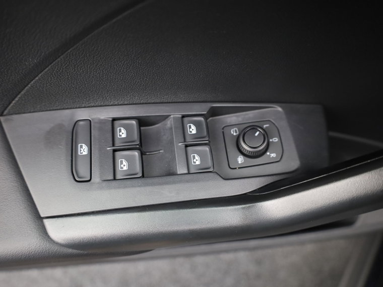 Vehicle Image 26