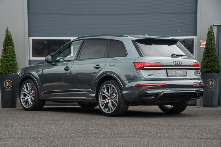 Vehicle Image 7