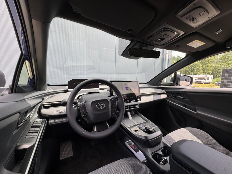 Vehicle Image 15