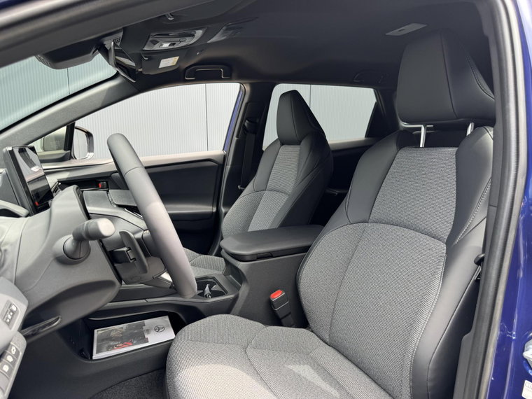 Vehicle Image 16