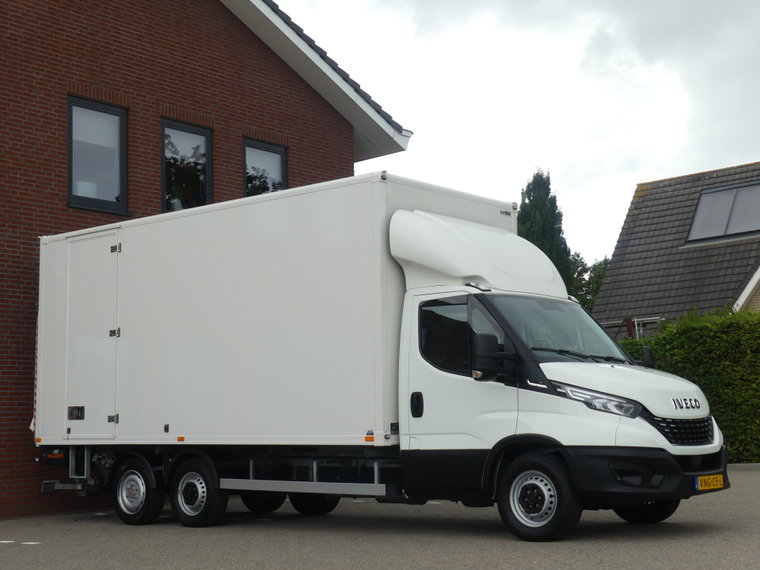Vehicle Image 22