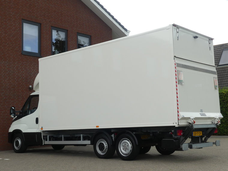 Vehicle Image 23