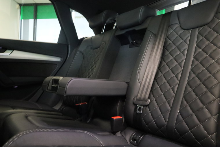 Vehicle Image 19
