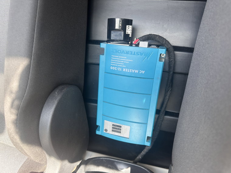 Vehicle Image 9