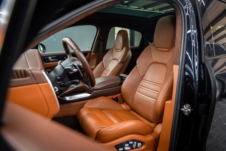 Vehicle Image 15