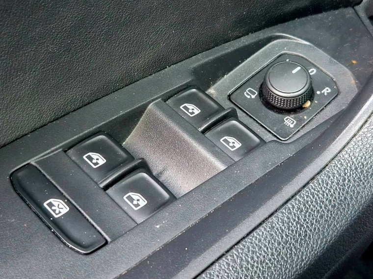 Vehicle Image 38