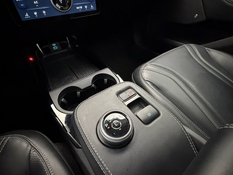 Vehicle Image 24