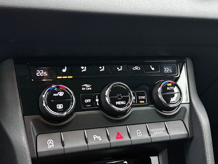 Vehicle Image 25