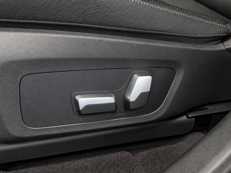 Vehicle Image 33
