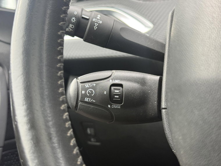 Vehicle Image 28