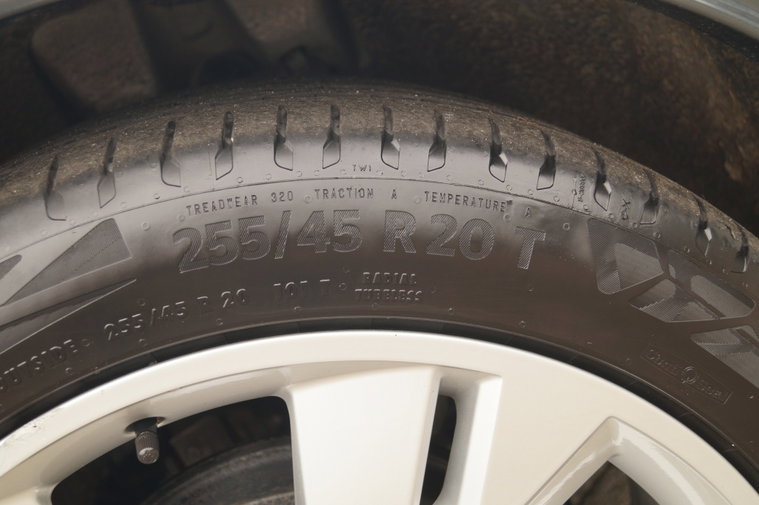 Vehicle Image 35