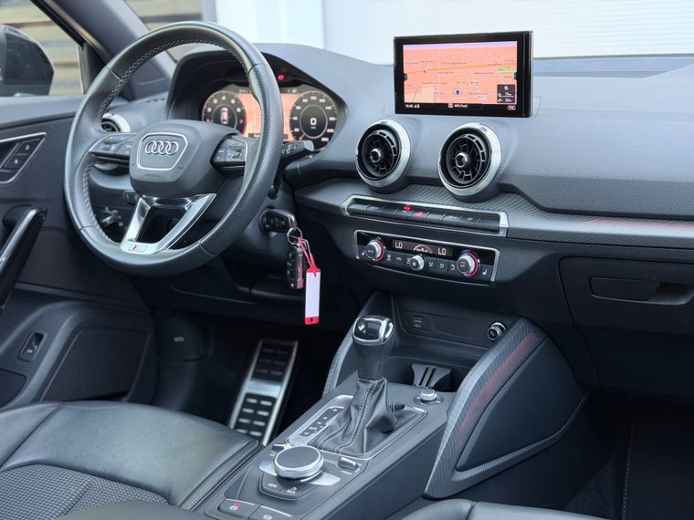 Vehicle Image 18