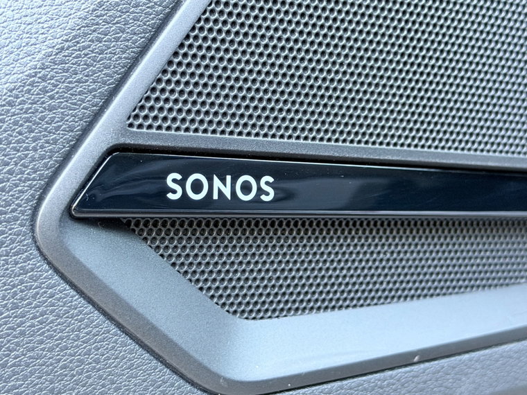 Vehicle Image 25
