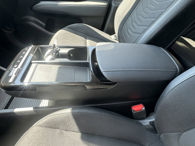 Vehicle Image 28