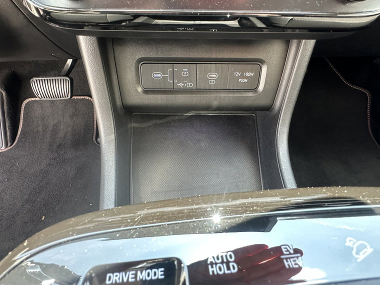Vehicle Image 32