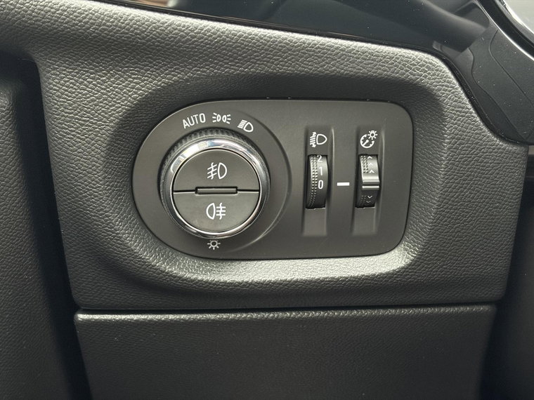 Vehicle Image 28