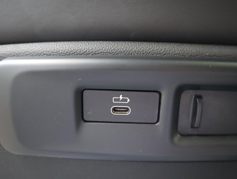 Vehicle Image 35
