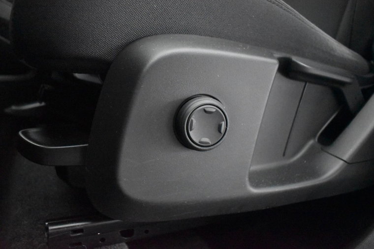 Vehicle Image 32
