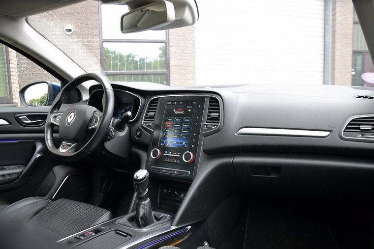 Vehicle Image 11