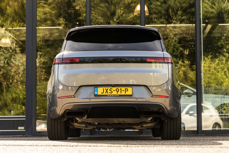 Vehicle Image 8
